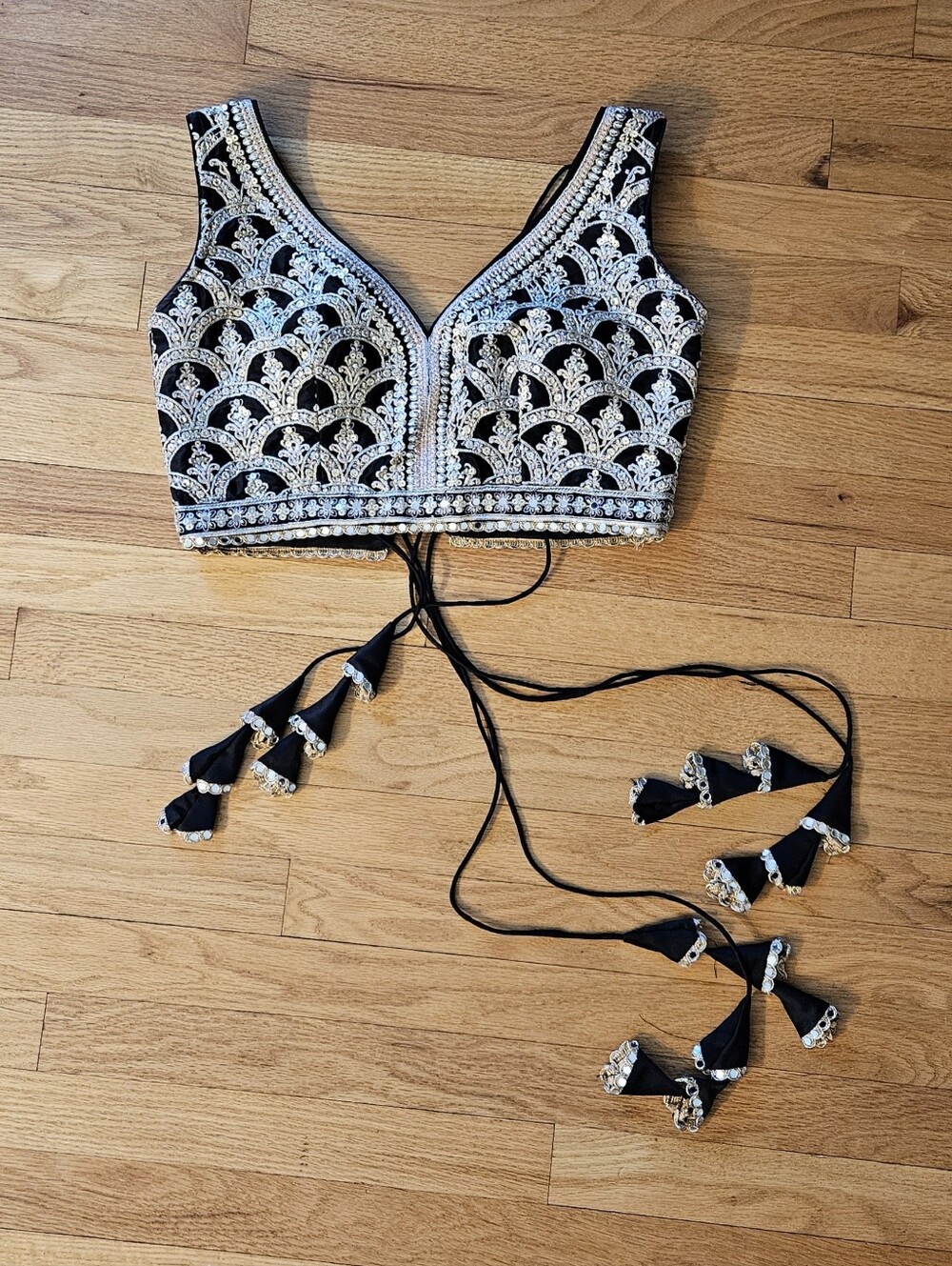 Black Lashkaraa Lehenga, Small, Only Worn Once - Picture 8 of 8